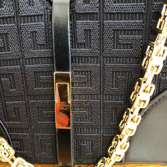 Givenchy small cut out black monogram crossbody bag - Picture 3 of 13
